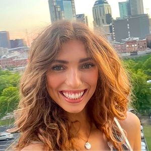 Meet your Posher, Avery